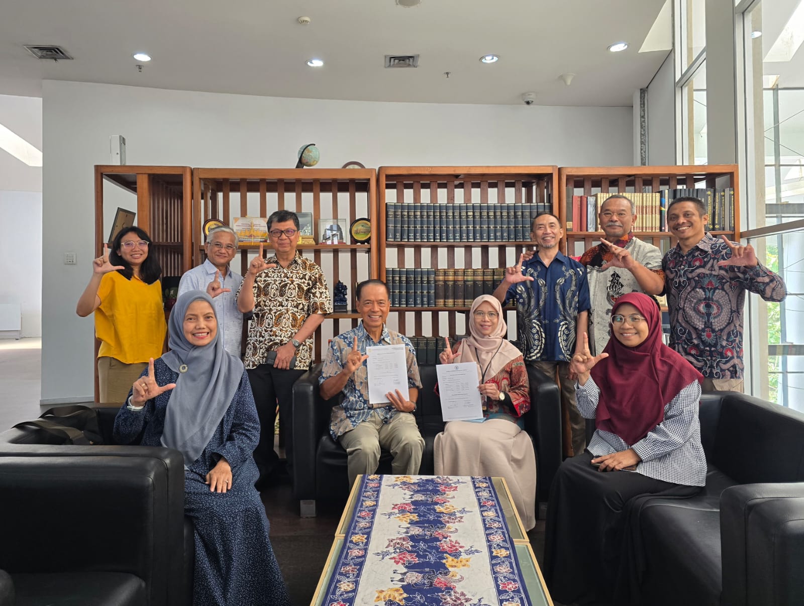 Bakti untuk Pendidikan, Pensiunan Caltex Chevron (YPCCI) Sumbang Buku ke Universitas Indonesia